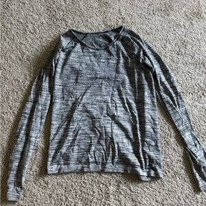 Nike Women's Black and Gray Long Sleeve Tee size M